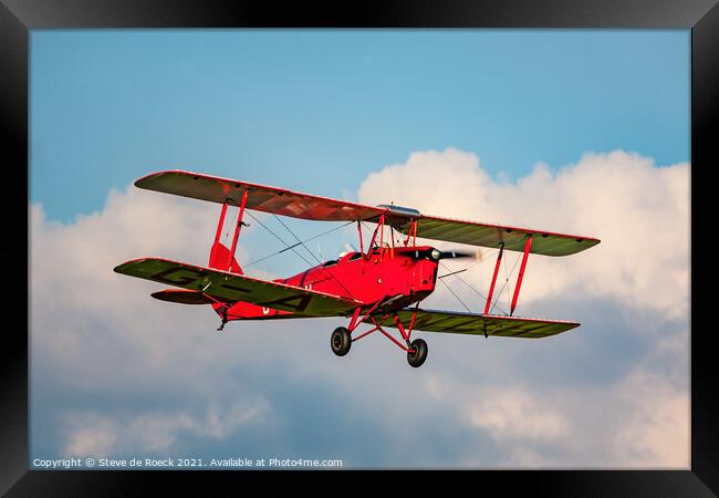 de Havilland DH82a Tiger Moth Framed Print by Steve de Roeck