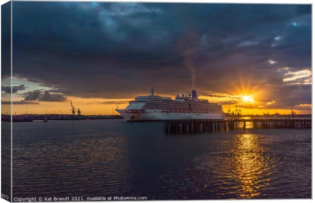 MV Arcadia leaving Southampton Port Canvas Print by KB Photo