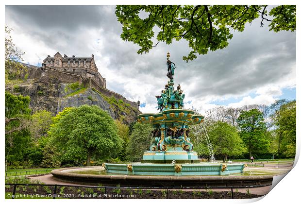 Ross Fountain in West Princes Street Public Gardens with Edinburgh Castle in the background, Edinburgh, Scotland Print by Dave Collins