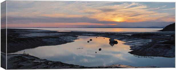 Golden Sunset over water at Clevedon harbour, Somerset. Canvas Print by mark humpage