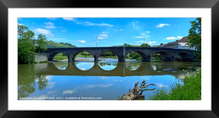 Bridge at bluith wells  on river wye Framed Mounted Print by Les Schofield