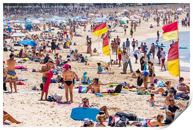 Crowded Manly Beach Sydney Print by martin berry