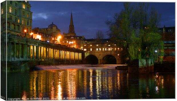A Night of Reflections on Pulteney Bridge Canvas Print by Les Schofield