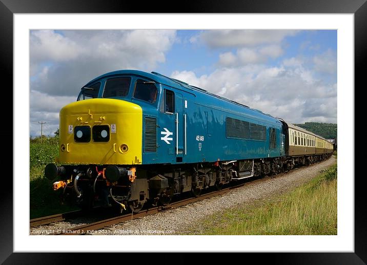 Class 45 Diesel no. 45149 approaches Cheltenham Racecourse at Southam Lane, Gloucestershire Warwickshire Railway Framed Mounted Print by Richard J. Kyte
