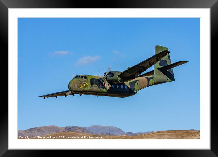 de Havilland DHC-4 Caribou Framed Mounted Print by Steve de Roeck