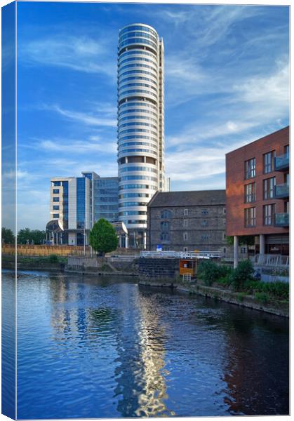 Bridgewater Place and River Aire in Leeds  Canvas Print by Darren Galpin