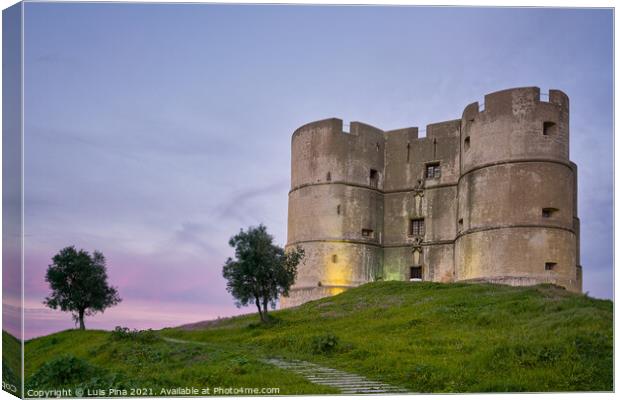Evoramonte city castle at sunset in Alentejo, Portugal Canvas Print by Luis Pina