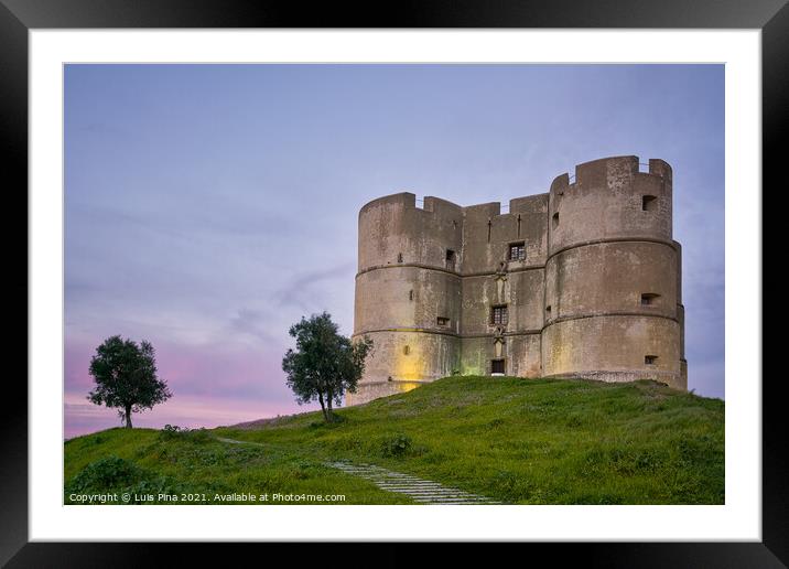 Evoramonte city castle at sunset in Alentejo, Portugal Framed Mounted Print by Luis Pina