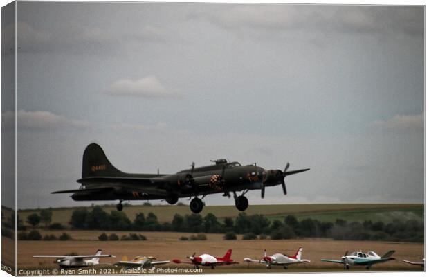 B-17 Flying Fortress coming in to land Canvas Print by Ryan Smith