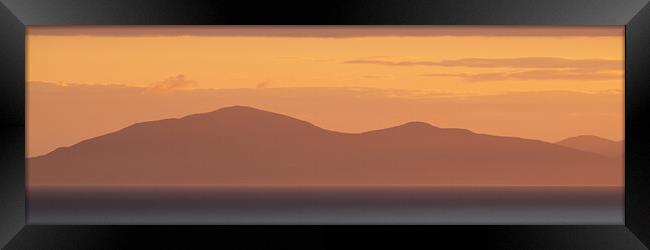 A sunset from Skye Framed Print by Duncan Loraine