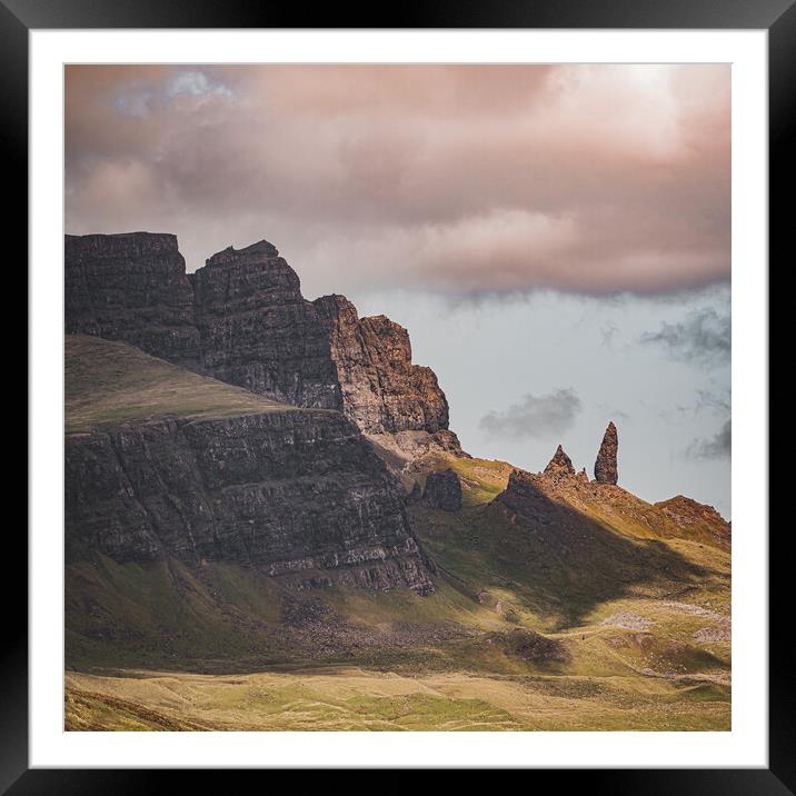 Old Man of Storr Framed Mounted Print by Duncan Loraine