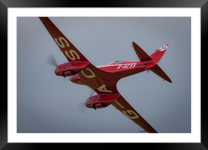 De Havilland DH88 Comet Framed Mounted Print by J Biggadike