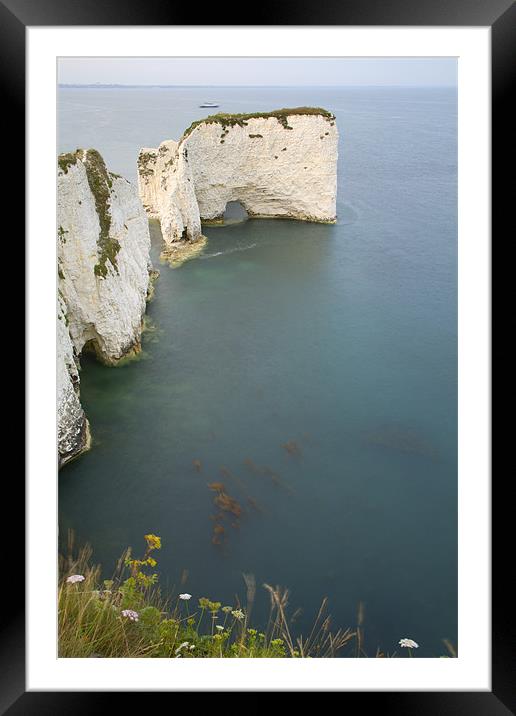 Old Harry Rocks Framed Mounted Print by Ian Middleton