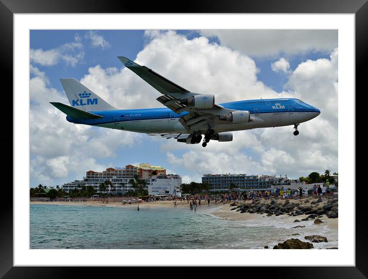 Boeing 747 landing over Maho beach Sint Maarten Framed Mounted Print by Allan Durward Photography