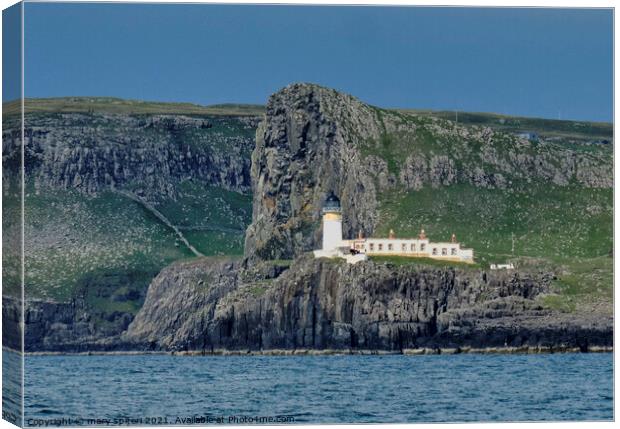 Neist Point Lighthouse, Isle of Skye Canvas Print by mary spiteri