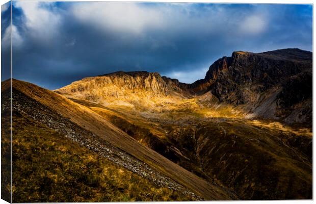 Scafell Pike Canvas Print by Maggie McCall
