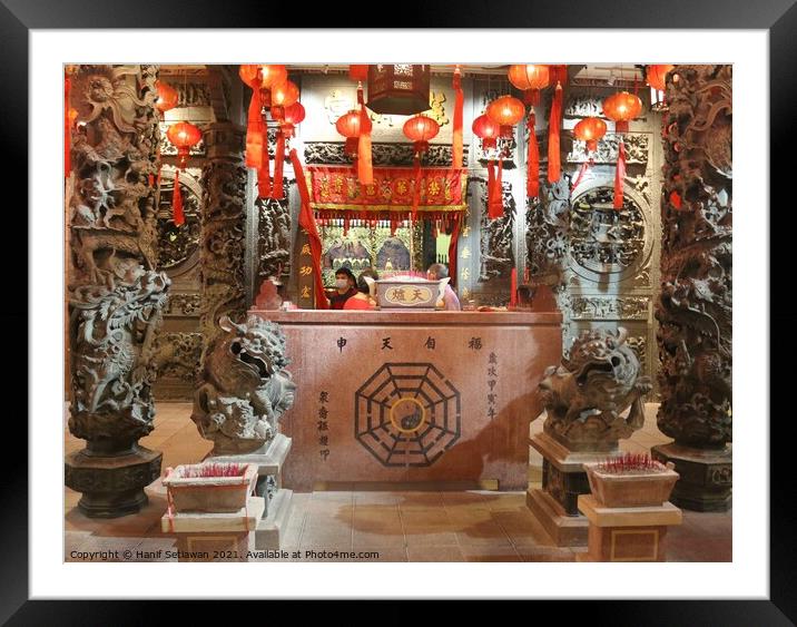Hotel reception in ancient Chinese temple style. Framed Mounted Print by Hanif Setiawan
