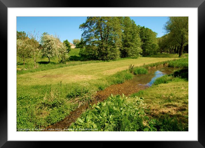 River Windrush looking north, Barton, Cotswolds, Gloucestershire Framed Mounted Print by Richard J. Kyte