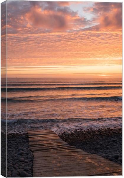 Heavenly pathway to sunset Canvas Print by Tony Twyman