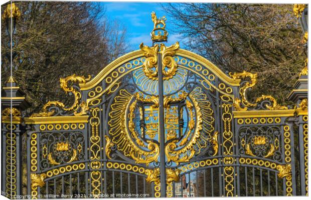Golden Canada Maroto Gate Buckingham Palace London England Canvas Print by William Perry