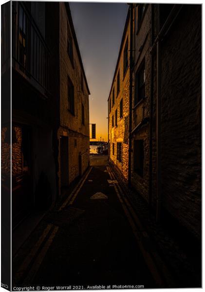 Golden Walls Canvas Print by Roger Worrall