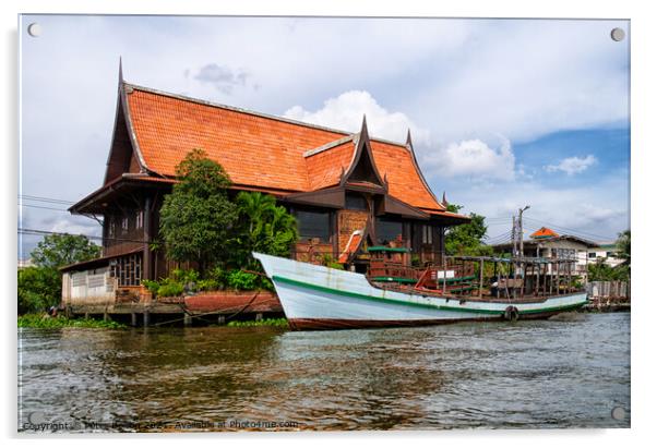 A large house on the banks of Chao Phraya, Bangkok, Thailand. Acrylic by Peter Bolton
