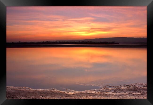 Sunset over the River Severn Framed Print by Susan Snow
