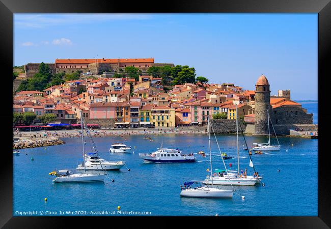 The old town of Collioure, a seaside resort in Southern France Framed Print by Chun Ju Wu