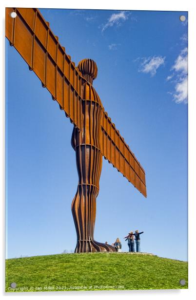 Angel of the North, Gateshead Acrylic by Ian Miller