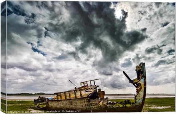 Sky cloud, Shipwreck on the River Wyre. UK Canvas Print by Ian Miller