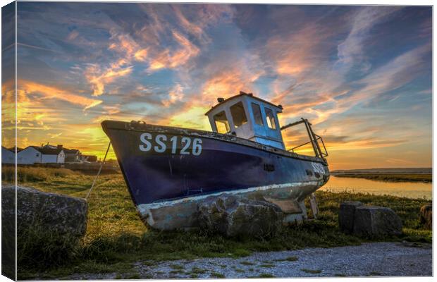 Sunset on the estuary Canvas Print by Leighton Collins