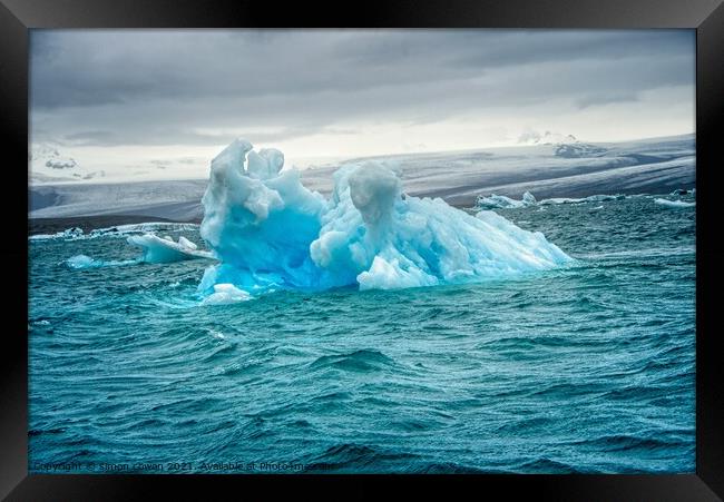 Glacier Lagoon Iceland Framed Print by simon cowan