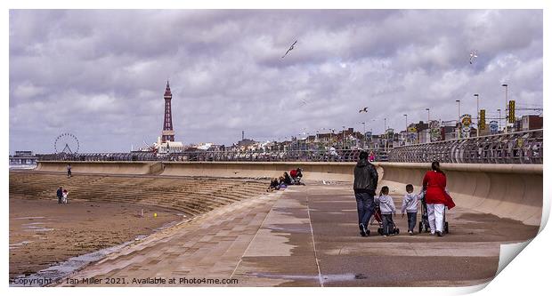 Walk Along the Prom, Blackpool Print by Ian Miller