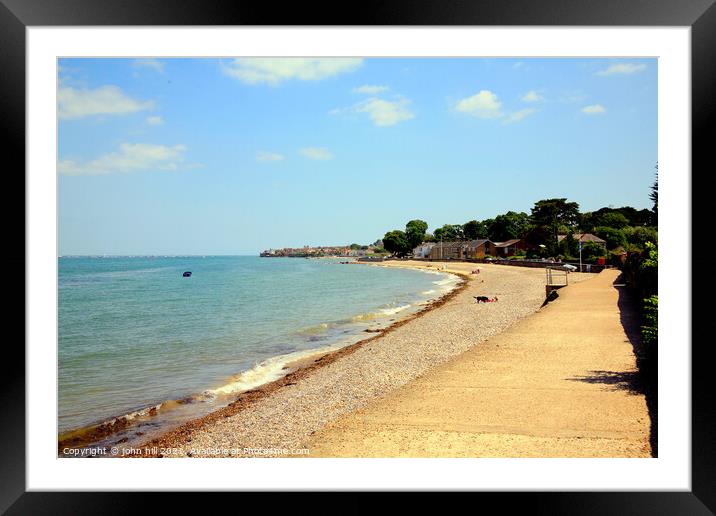 Spring vale beach at Ryde, Isle of Wight. Framed Mounted Print by john hill