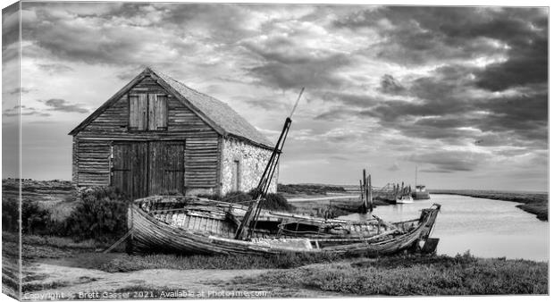 Thornham Coal Barn Canvas Print by Brett Gasser