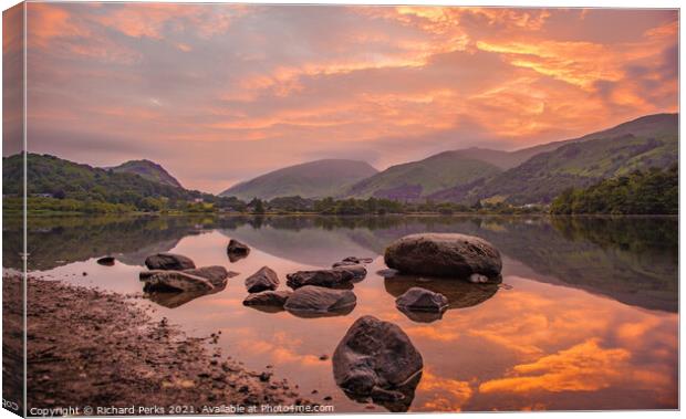 Dawn breaking over the Lake at Grasmere, Lake Dist Canvas Print by Richard Perks