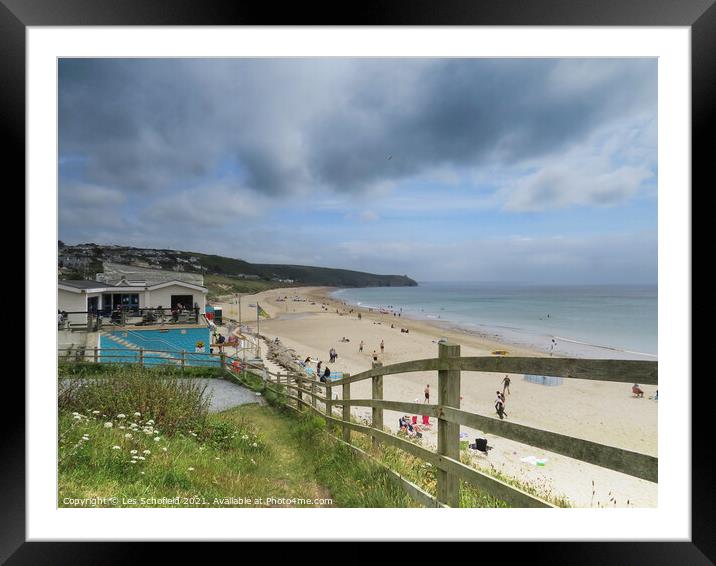 Parr Sands penzance  Framed Mounted Print by Les Schofield