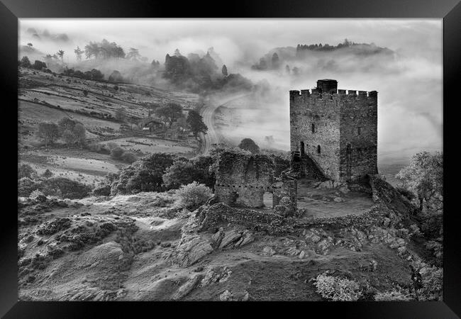 Dolwyddelan castle Framed Print by Rory Trappe