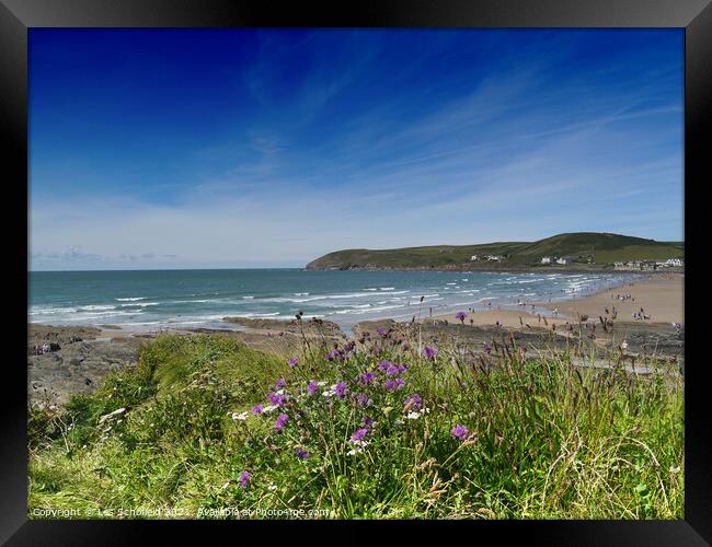Majestic Waves at Croyde Beach Framed Print by Les Schofield