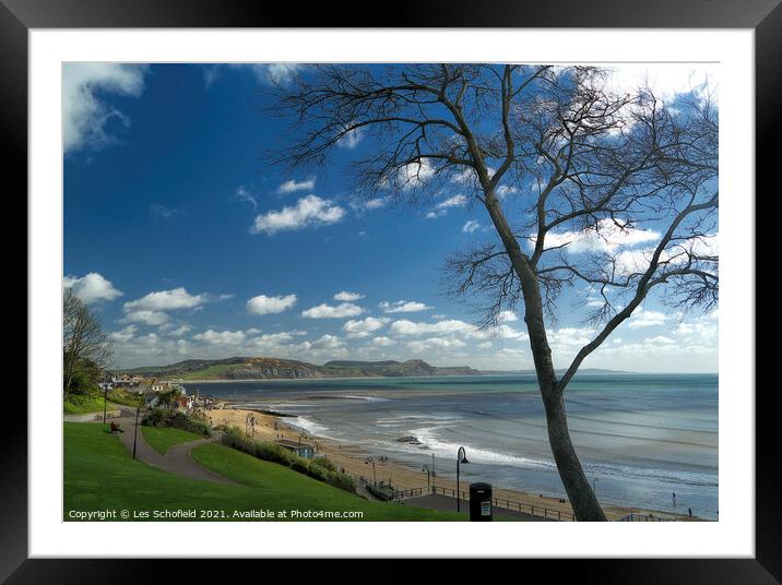 Lyme regis Bay Framed Mounted Print by Les Schofield