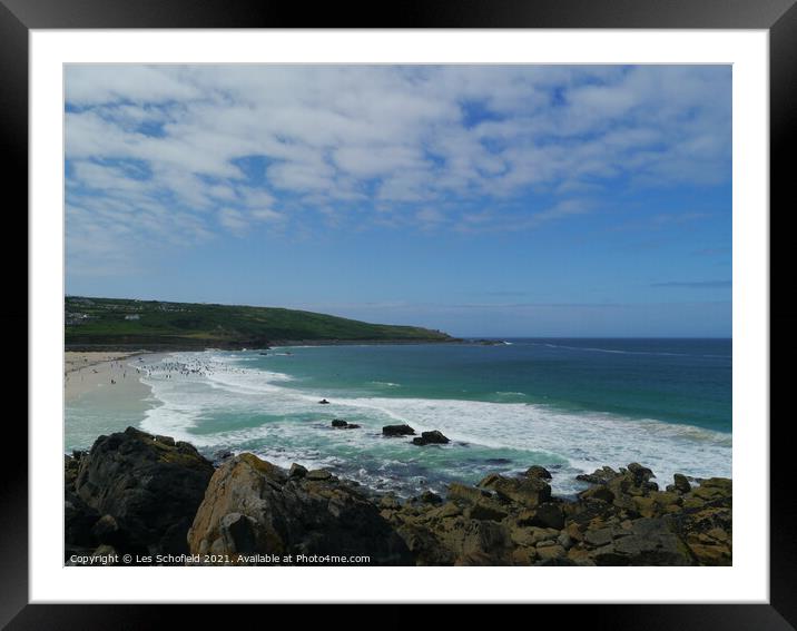 St Ives Beach Cornwall Framed Mounted Print by Les Schofield