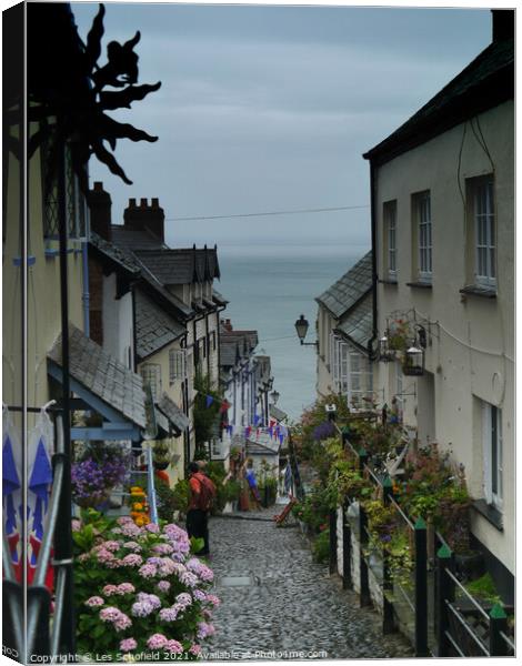 Clovely Noth Devon Canvas Print by Les Schofield