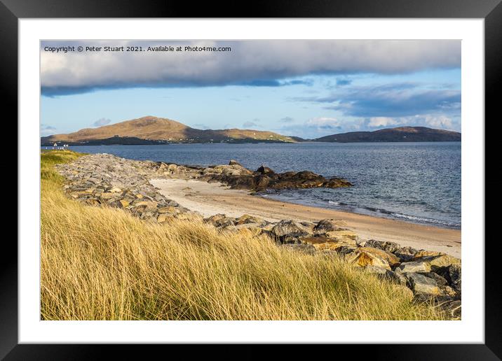 East Kilbride Beach on South Uist in the Outer Hebrides Framed Mounted Print by Peter Stuart