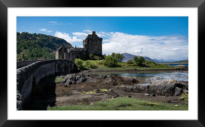 Eilean Donan castle Framed Mounted Print by stuart bingham