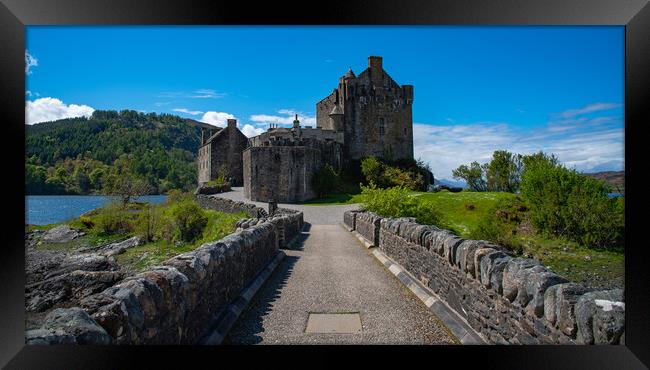 Eilean Donan castle scotland Framed Print by stuart bingham