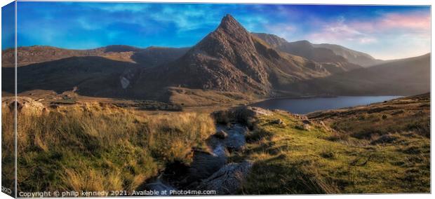 Tryfan Mountain Canvas Print by philip kennedy
