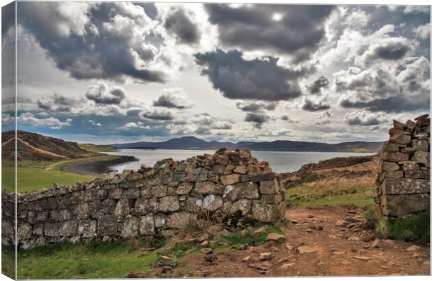 Outdoor stonerock Isle of Skye Canvas Print by stuart bingham