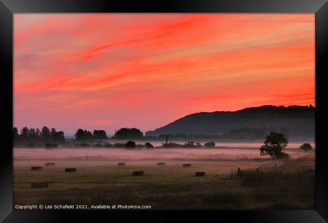 Somerset levels sunrise  Framed Print by Les Schofield