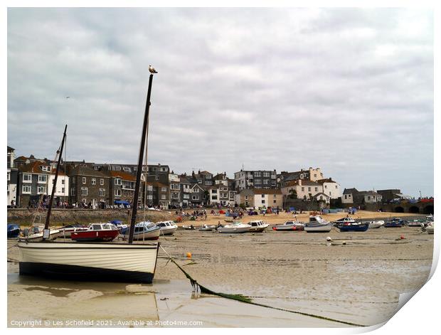 Boats at St Ives Print by Les Schofield
