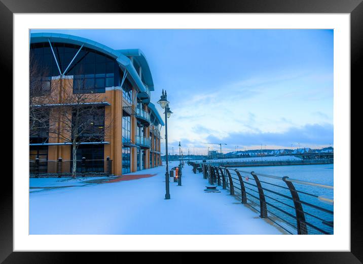Bose house hq chatham in the snow Framed Mounted Print by stuart bingham